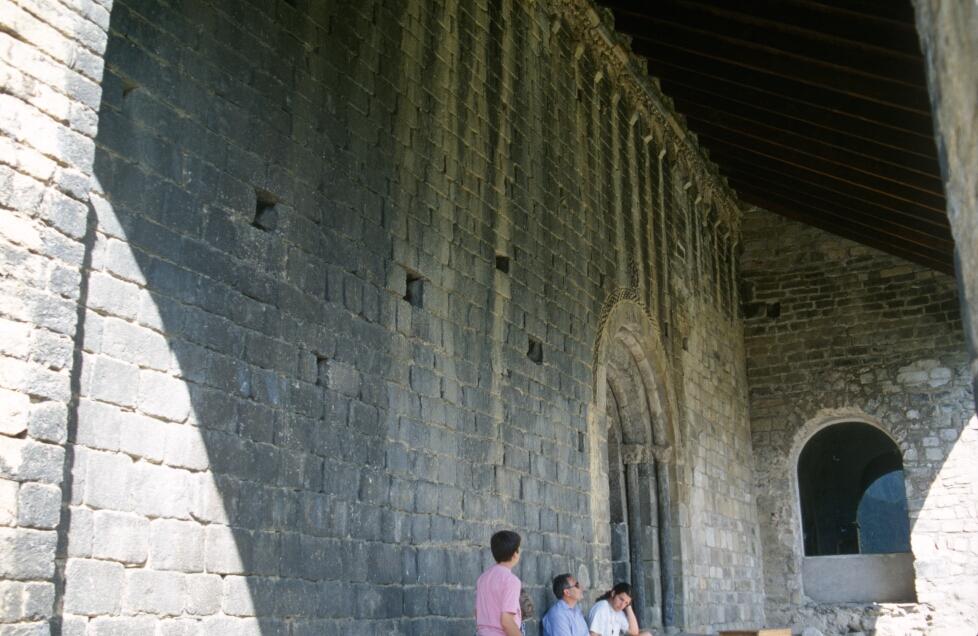 1996_08x128.jpg - Duro, porche latéral (sud), enfilade
