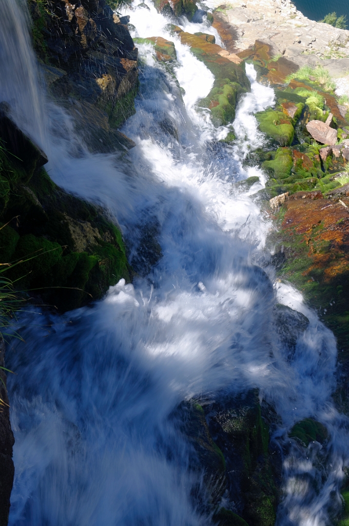 IMGP7813_dxo.jpg - cascade d'eau venant de l'étang de Peyregrand