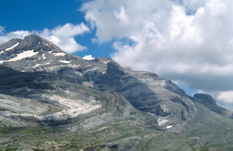 1997_08x416.jpg - col de Millaris, vue sur le Mont-Perdu