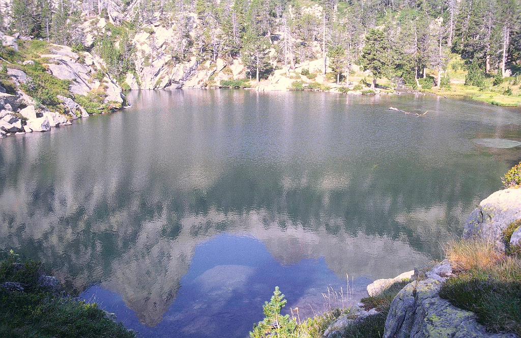 1998-08-613_.jpg - Perramo - lago de la escarpinosa