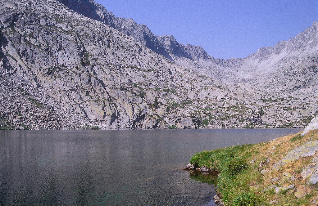 1998-08-616_.jpg - Perrano - lago de Perrano - vue vers pasade de escorvets