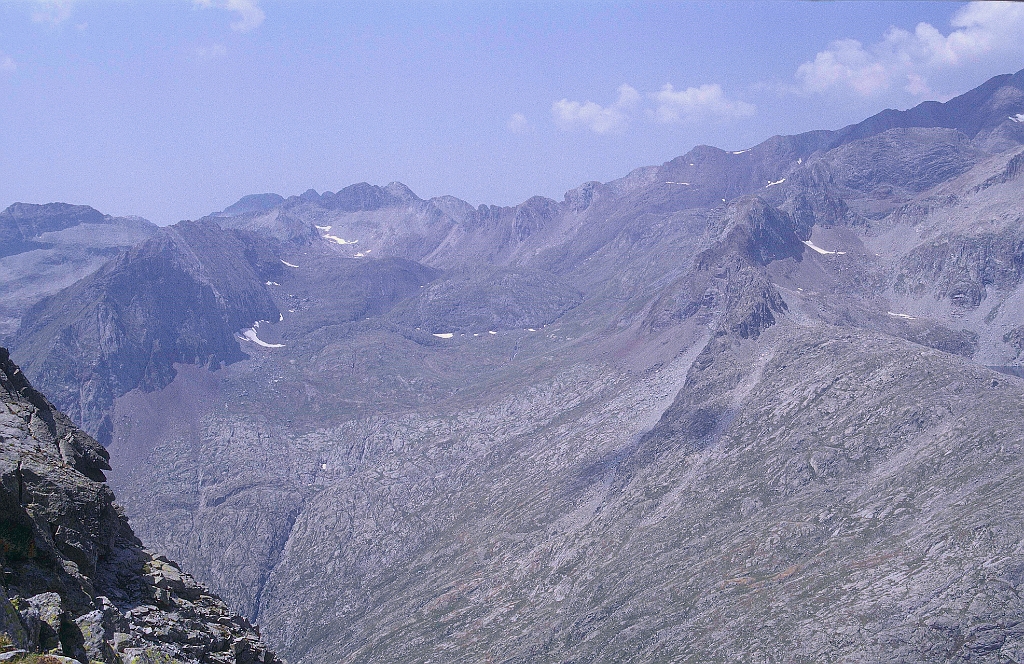 1998-08-620_.jpg - Perrano - collado de la Piana - vue vers Eriste (Posets au fond)