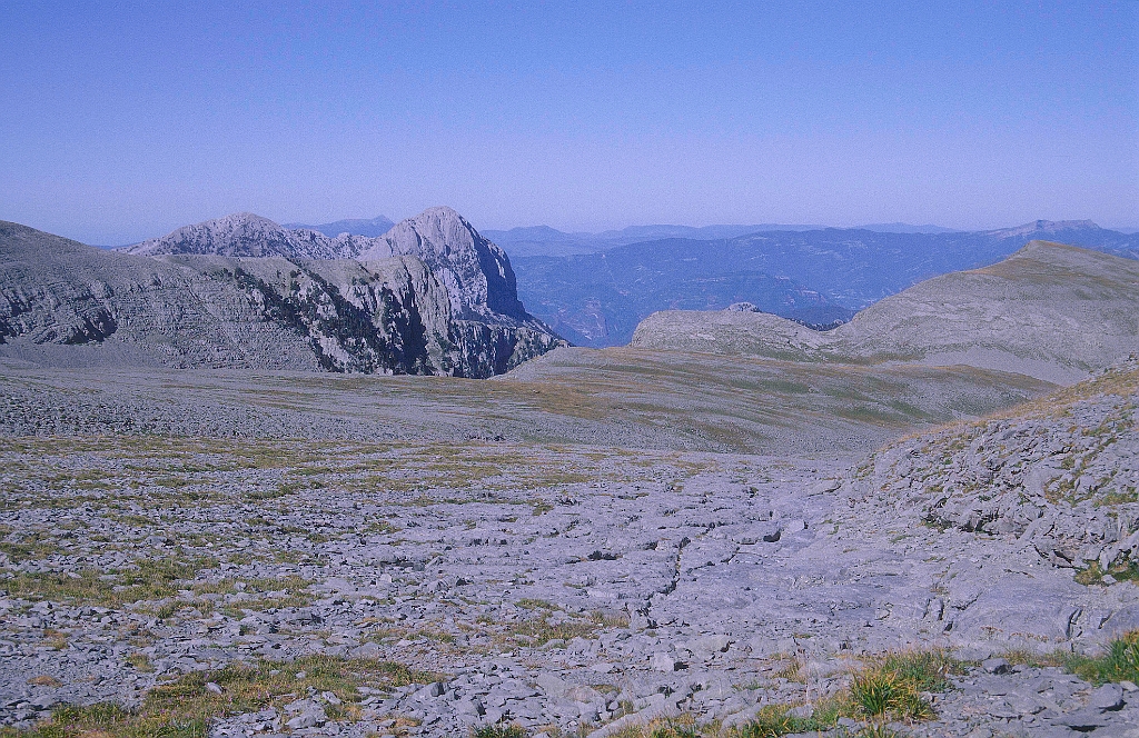 1998-08-579_.jpg - Cotiella - Entremont - vue vers le sud