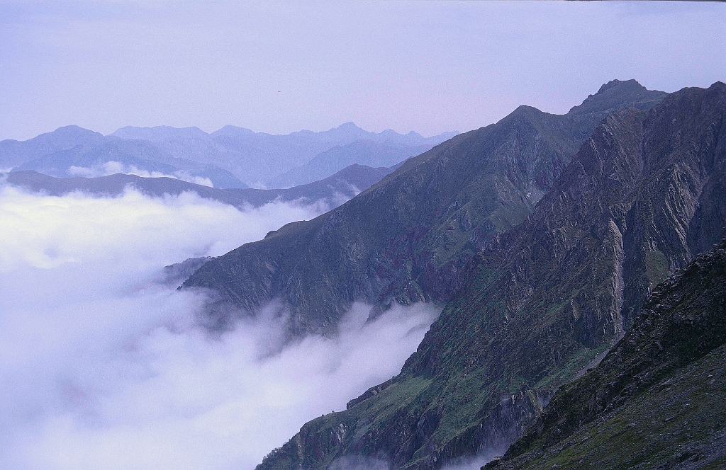 1998-08-629_.jpg - Port de la Glère - vue vers le N