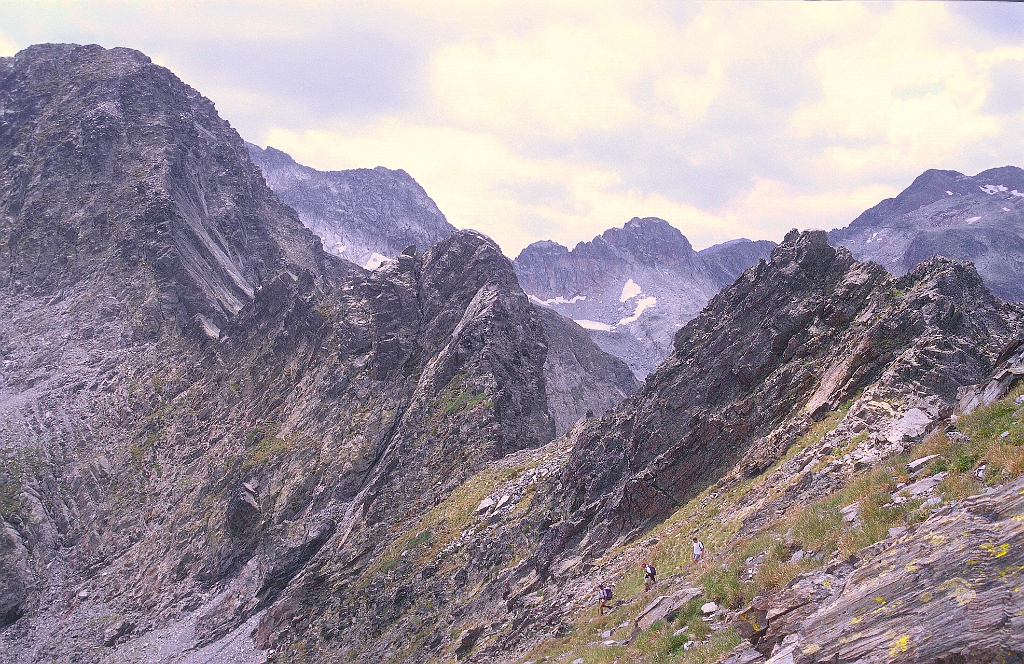 1998-08-634_.jpg - Crête du Pic Sacroux - vue du pic (à droite)