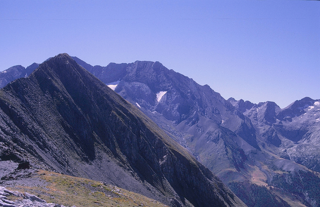 1998-08-586_.jpg - Signa Viados - vue vers l'E (Posets)