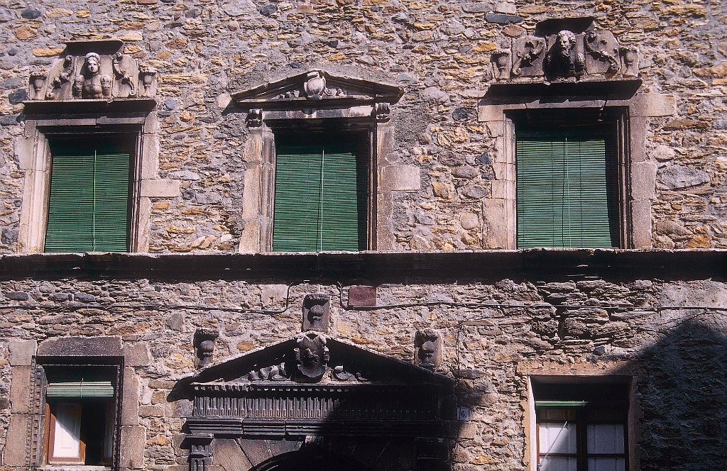 1998-08-671_.jpg - Bénasque - une belle maison