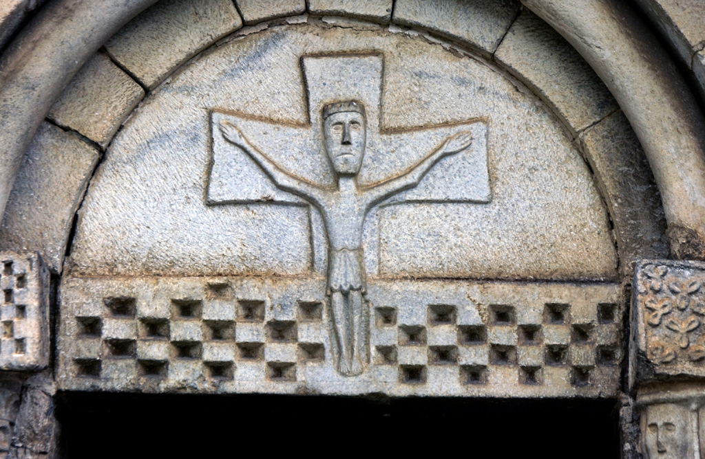 IMGP1101.jpg - Église romane Saint-Pierre, à Escunhau
